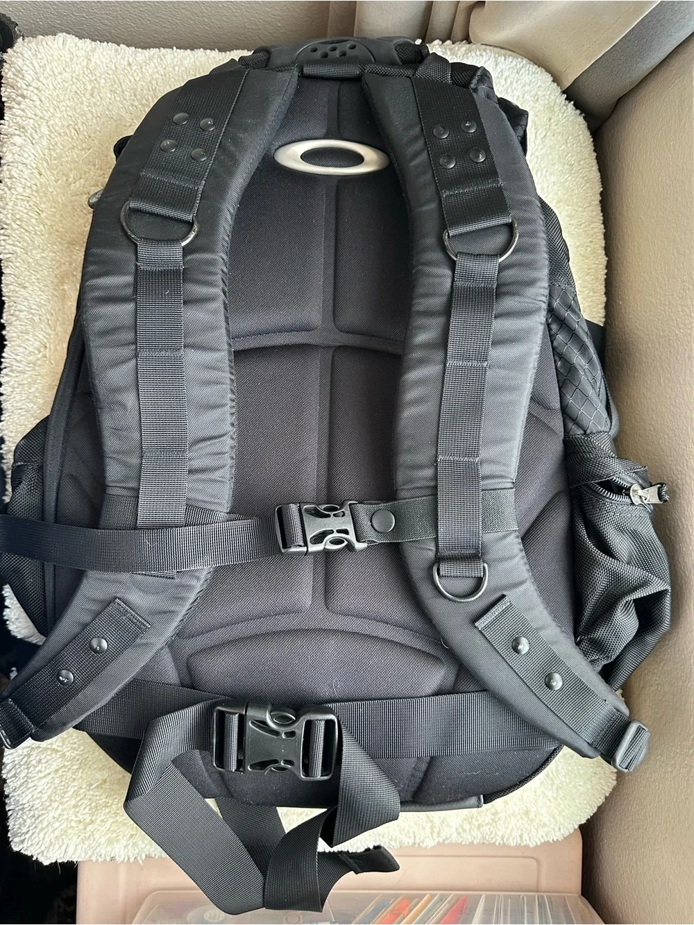 Vintage Oakley Icon 2.0 Backpack Rare Y2K Blackout Skull Liner